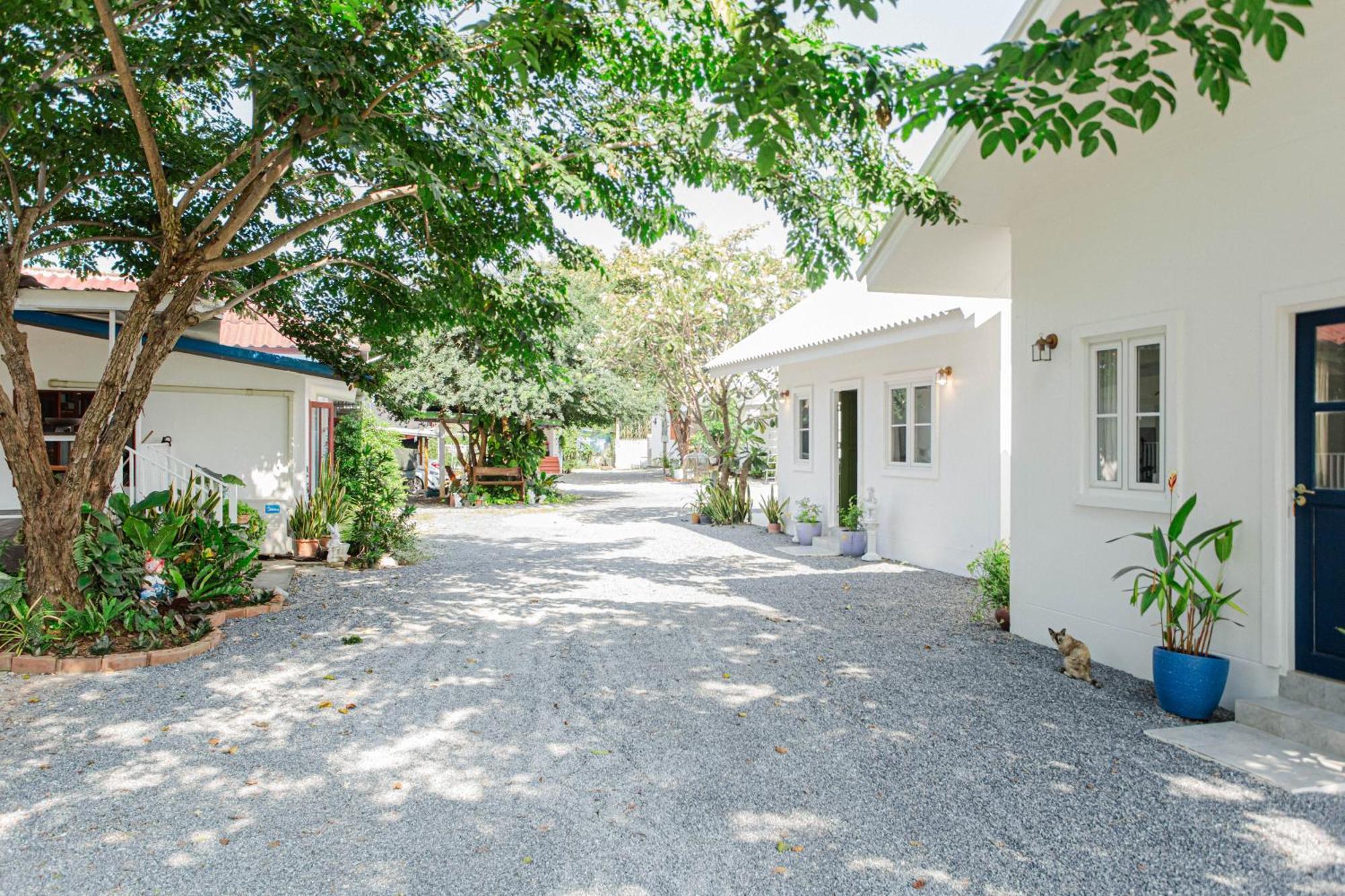 Vawa Guesthouse Kanchanaburi Bagian luar foto