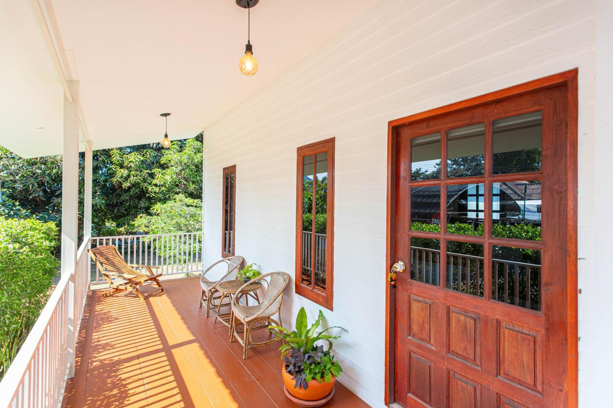 Vawa Guesthouse Kanchanaburi Bagian luar foto